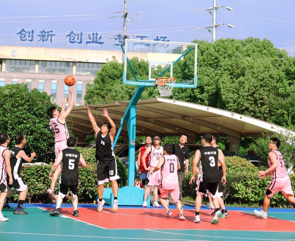 301720255579452.jpg 中鋼天源第十一屆職工籃球聯(lián)賽揭幕戰(zhàn)-裁剪_副本.jpg